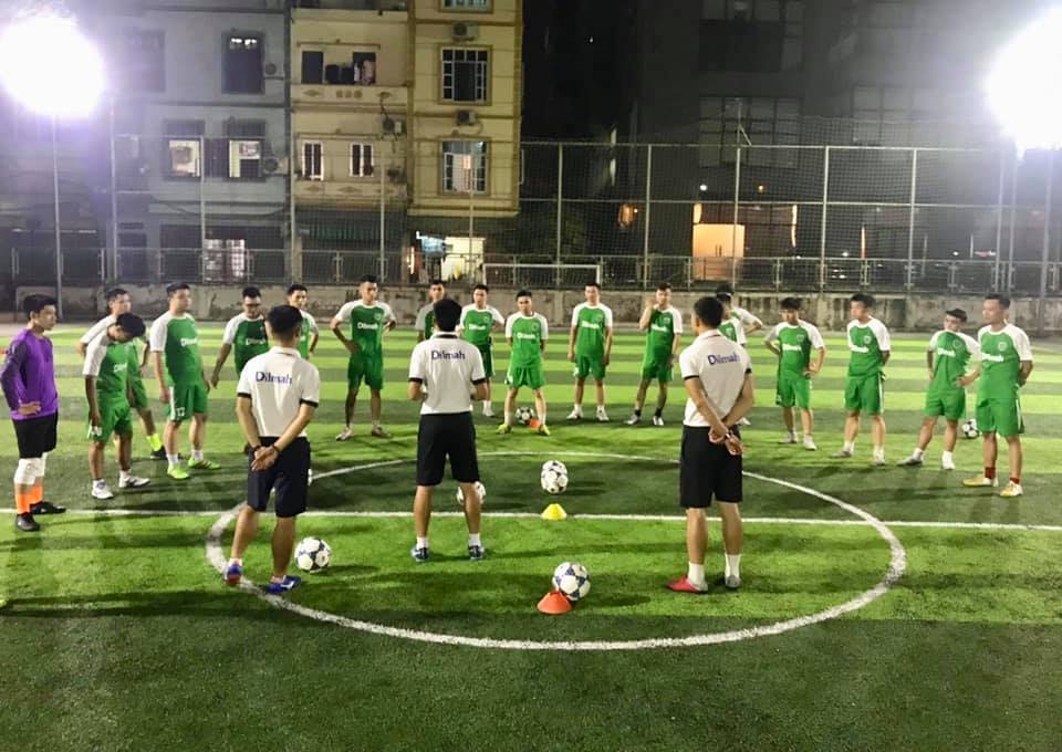 Học viện Trà Dilmah - Hà Đông mở lớp dạy bóng đá cho người lớn