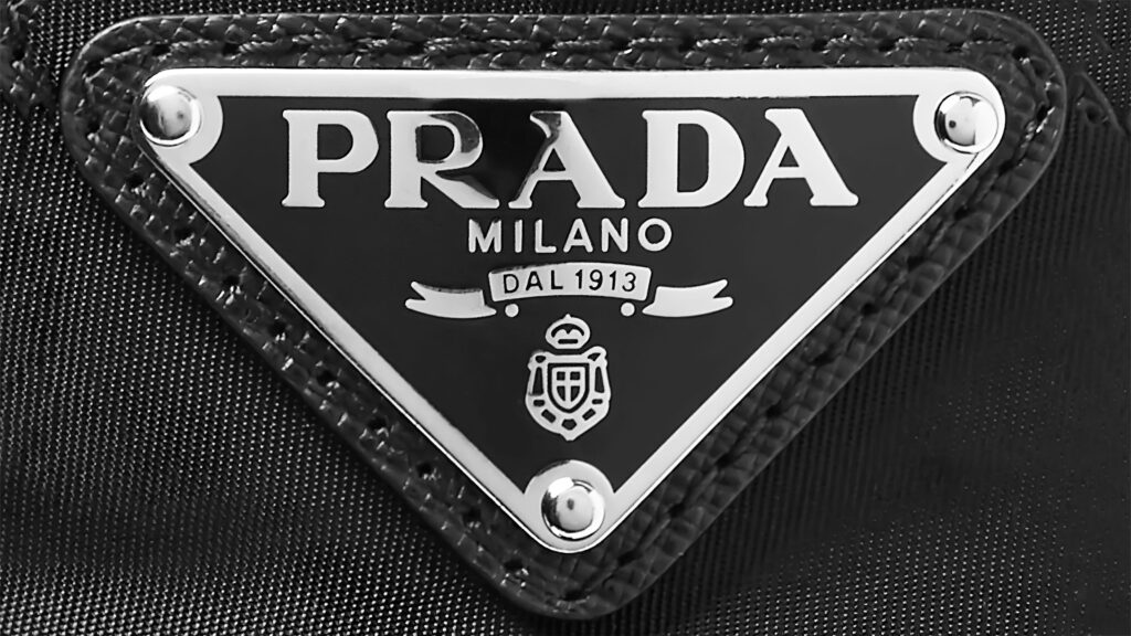 Lịch sử phát triển của thương hiệu nổi tiếng Prada