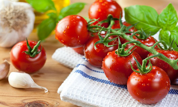 Nên ăn bao nhiêu cà chua 1 ngày là đủ? Chuyên gia chia sẻ - MeCuToi.Com