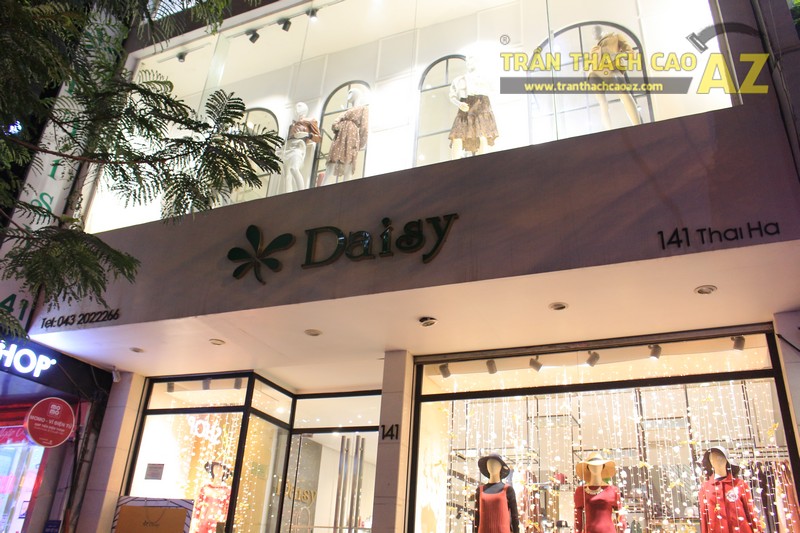Hoàn thiện trần thạch cao phẳng cho cửa hàng thời trang Daisy 141 Thái Hà Top 25 cửa hàng thời trang ở Hà Nội 